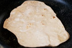 【レシピ】カレーのお供に是非！インドのアタ粉で作るチャパティの作り方！