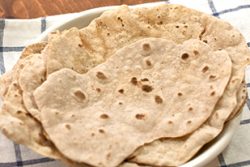［インドの薄焼きパン] チャパティの作り方